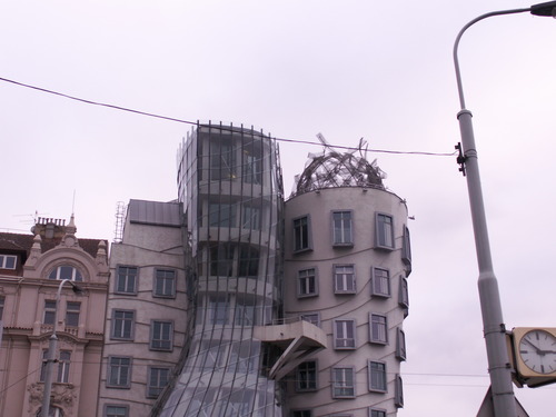 Tańczący dom w Czechach.2